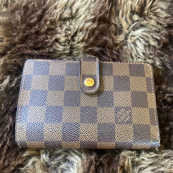 Louis Vuitton Damier wallet - Picture 1 of 13